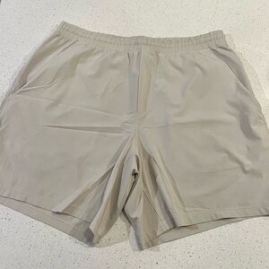 Lulu Lemon Pace Breaker Shorts - XL 7 Inch Inseam